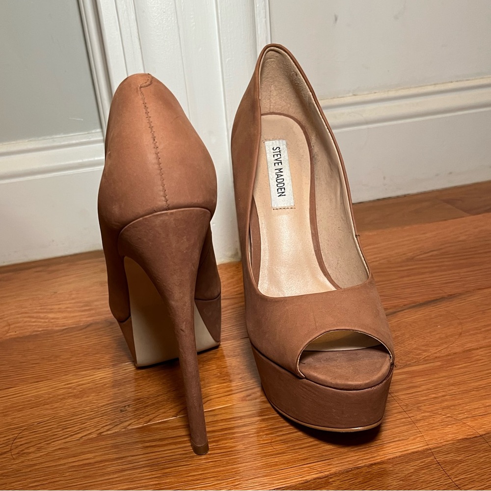 Steve Madden platform peep toe heels